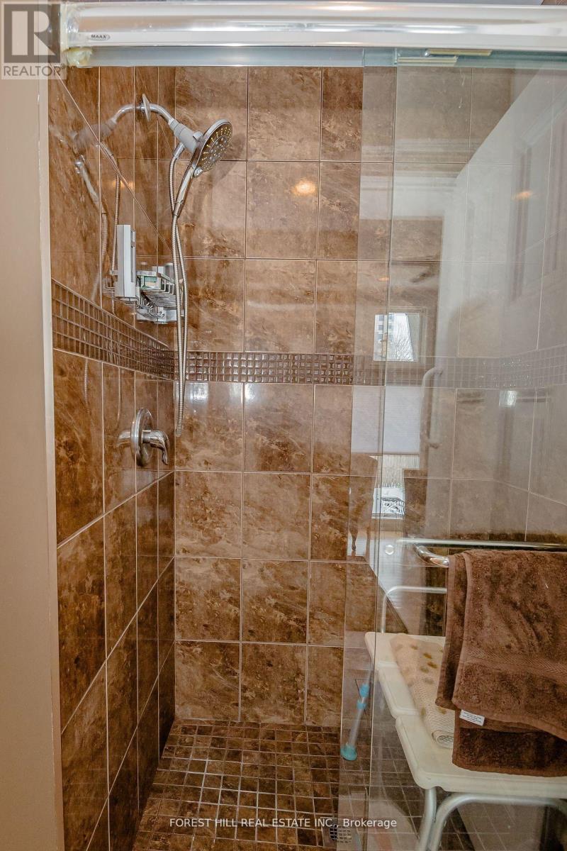 98 Central Avenue, London East, Ontario  N6A 1M4 - Photo 8 - X12384970