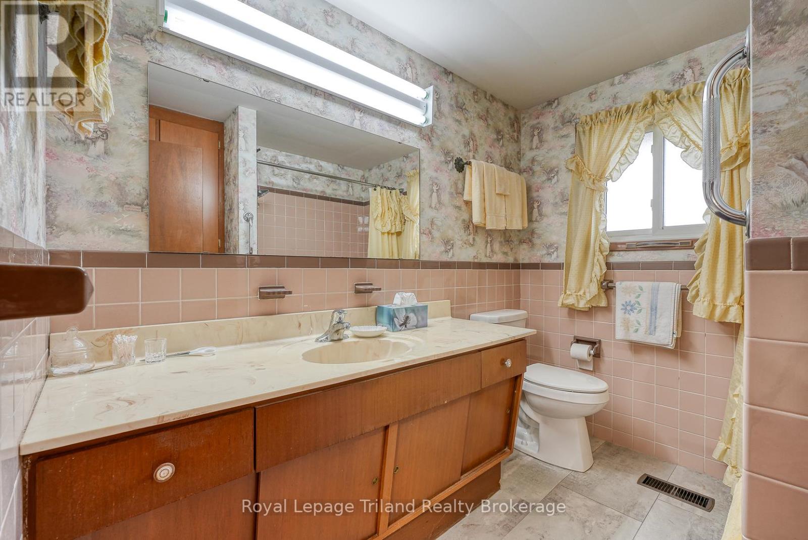 194 Orchard Road, Woodstock, Ontario  N4S 7N8 - Photo 21 - X12380318