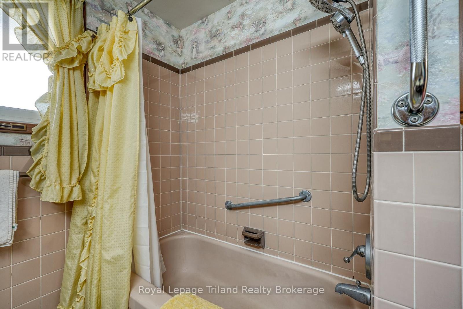 194 Orchard Road, Woodstock, Ontario  N4S 7N8 - Photo 22 - X12380318