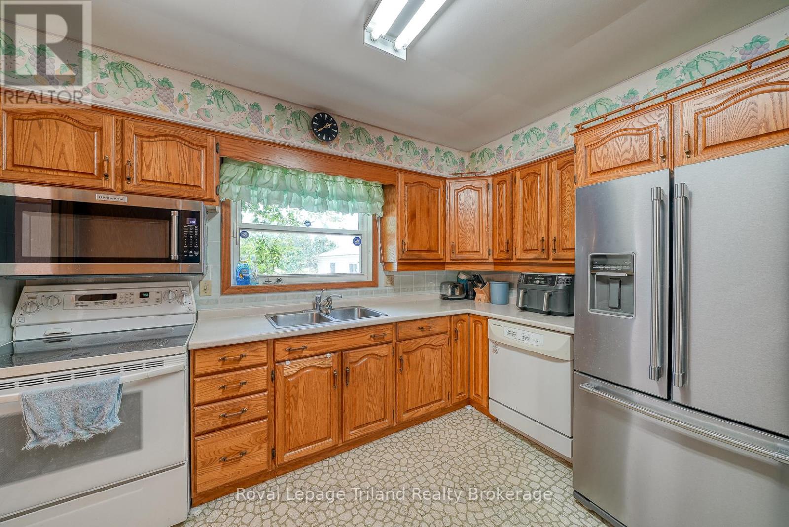 194 Orchard Road, Woodstock, Ontario  N4S 7N8 - Photo 31 - X12380318