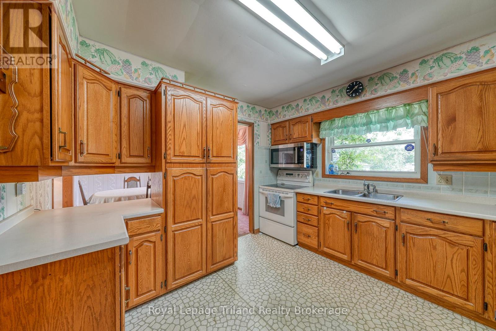194 Orchard Road, Woodstock, Ontario  N4S 7N8 - Photo 29 - X12380318