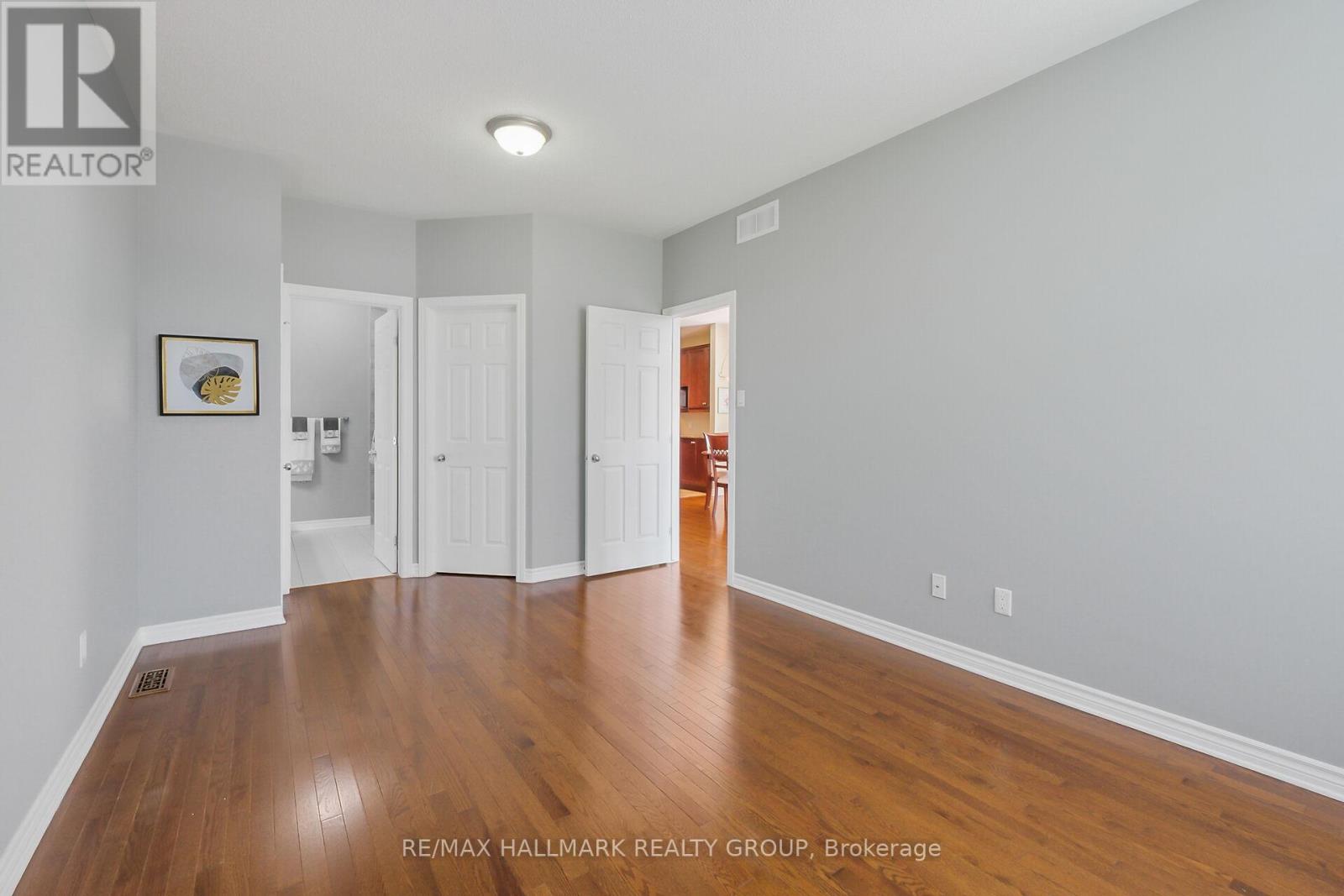 325 Farincourt Crescent, Ottawa, Ontario  K4A 0M6 - Photo 17 - X12384985