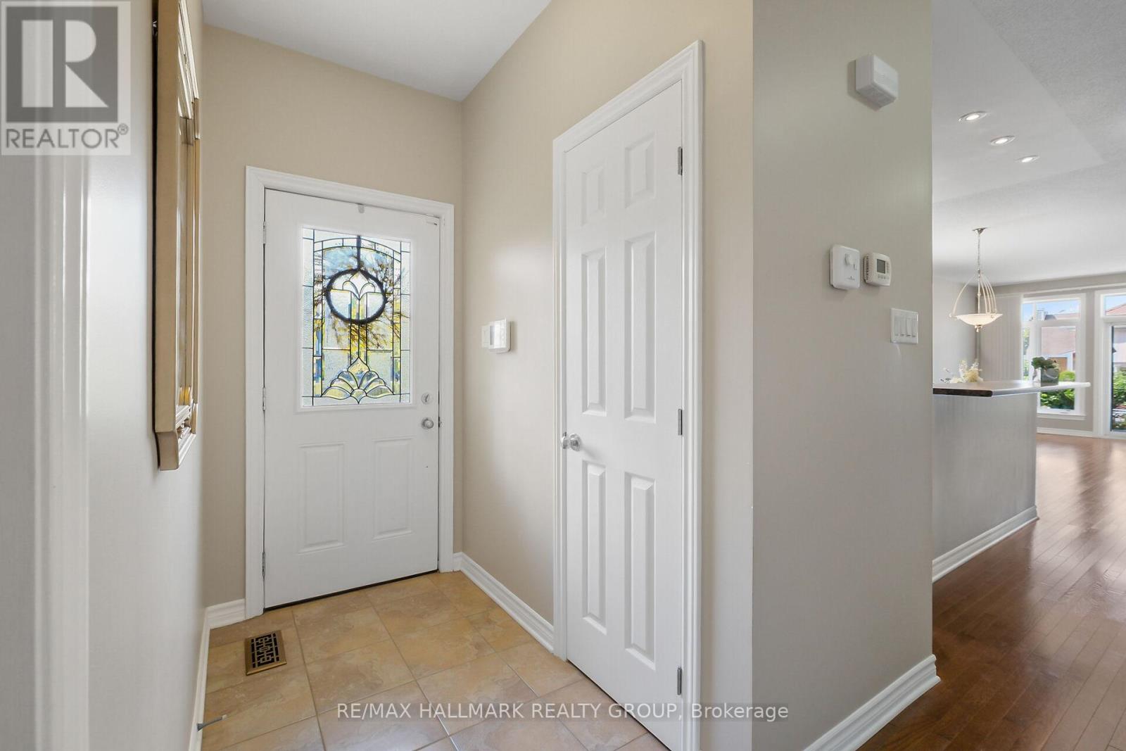 325 Farincourt Crescent, Ottawa, Ontario  K4A 0M6 - Photo 7 - X12384985