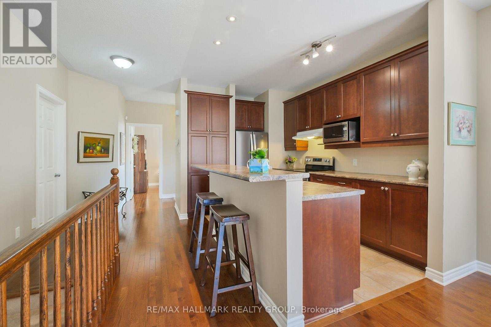 325 Farincourt Crescent, Ottawa, Ontario  K4A 0M6 - Photo 8 - X12384985
