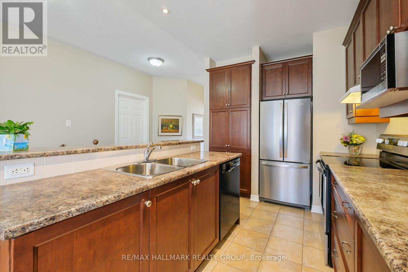 325 Farincourt Crescent, Ottawa, Ontario  K4A 0M6 - Photo 9 - X12384985