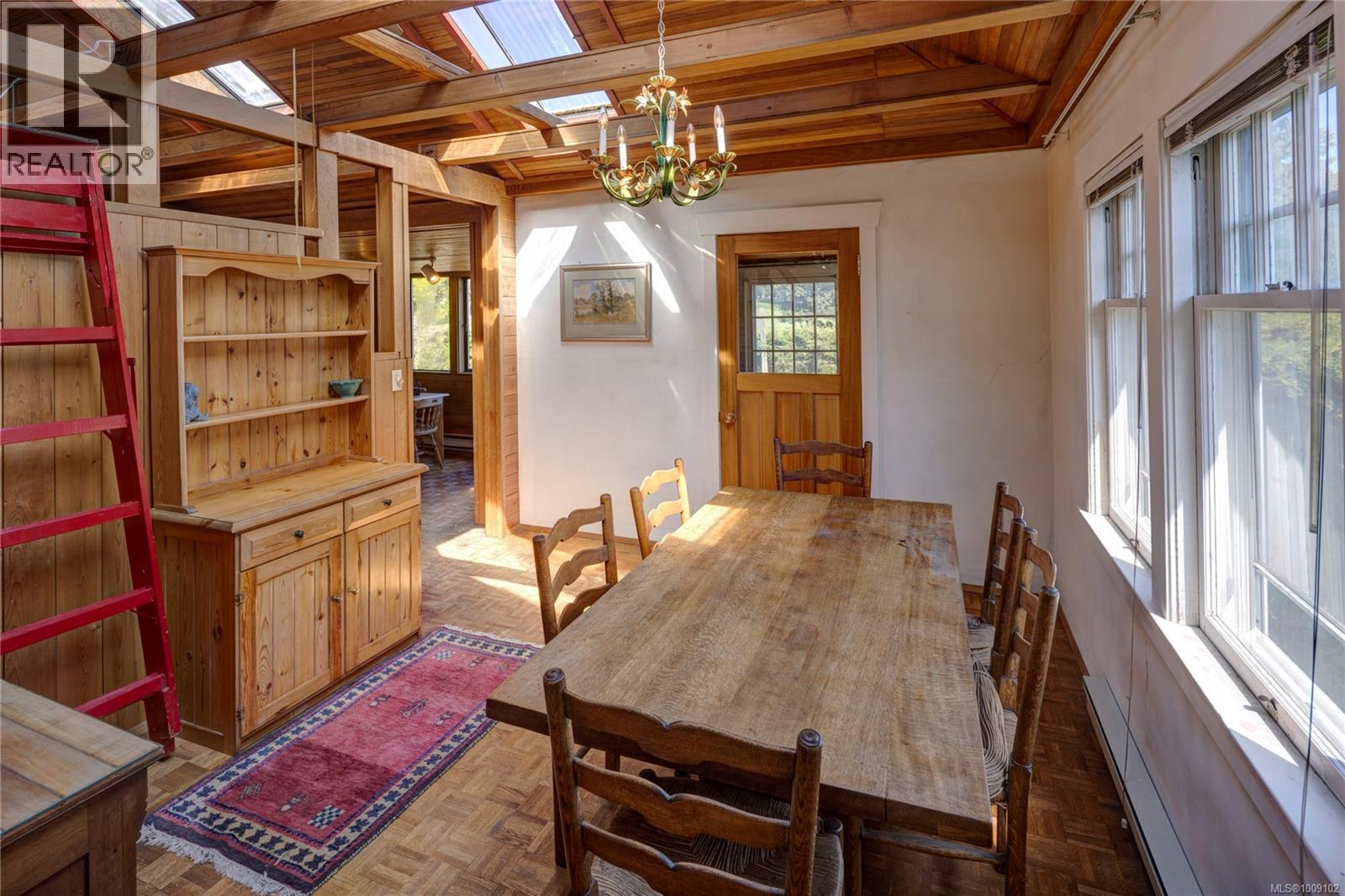 821 Newport Ave, Oak Bay, British Columbia  V8S 5C8 - Photo 4 - 1009102