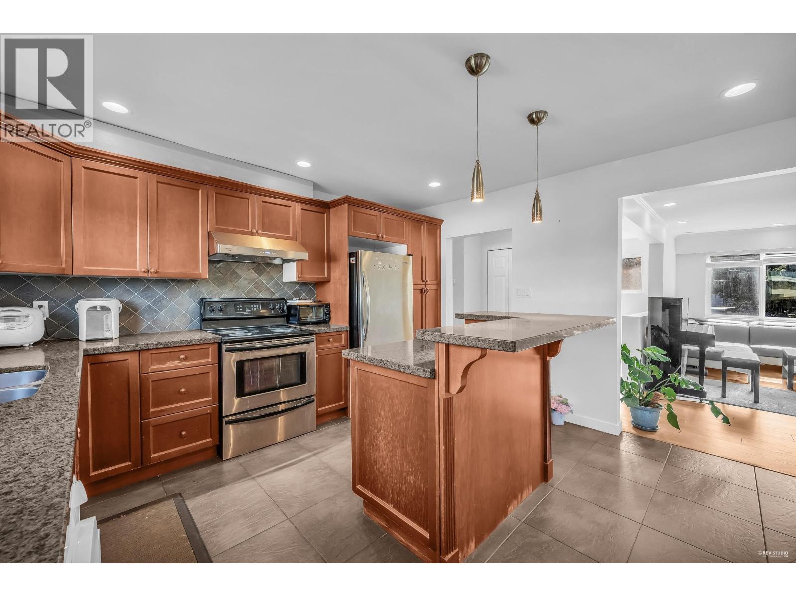818 Seymour Drive, Coquitlam, British Columbia  V3J 6V7 - Photo 14 - R3044203