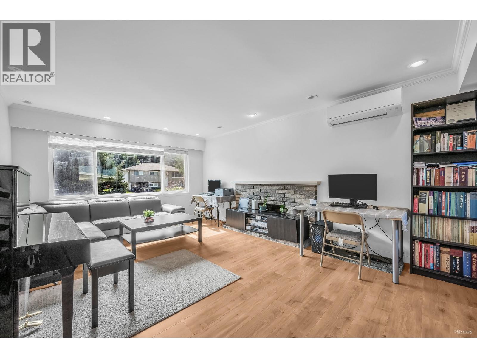 818 Seymour Drive, Coquitlam, British Columbia  V3J 6V7 - Photo 5 - R3044203