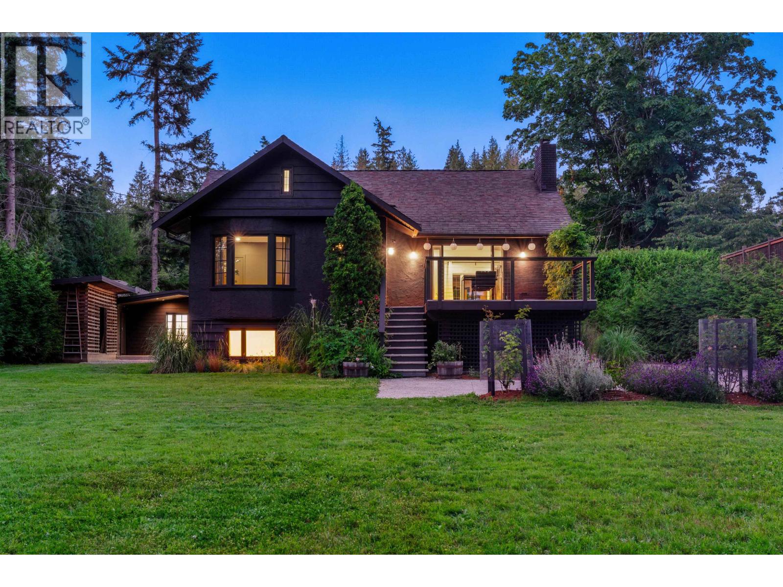 3514 BEACH AVENUE, Roberts Creek, British Columbia