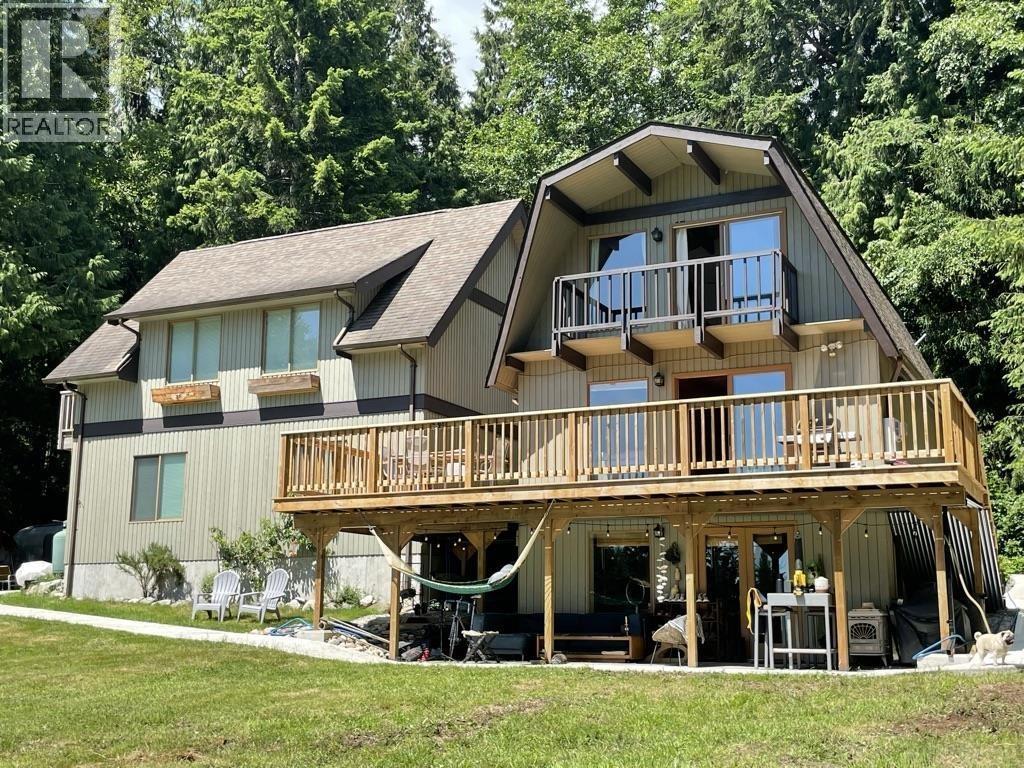 2617 SUNSHINE COAST HIGHWAY, Roberts Creek, British Columbia