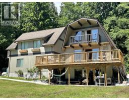 2617 SUNSHINE COAST HIGHWAY, Roberts Creek, British Columbia