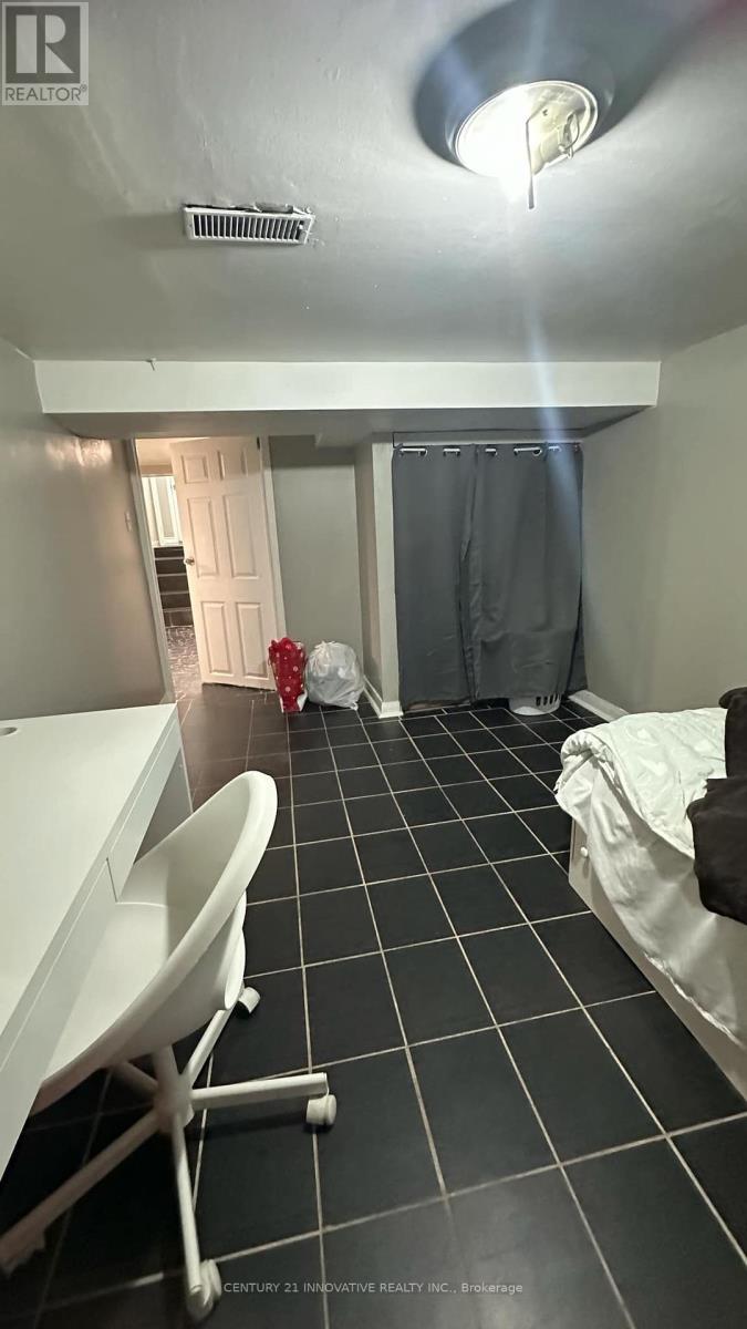 12 Bushwood Court S, Toronto, Ontario  M1B 2T1 - Photo 6 - E12384815