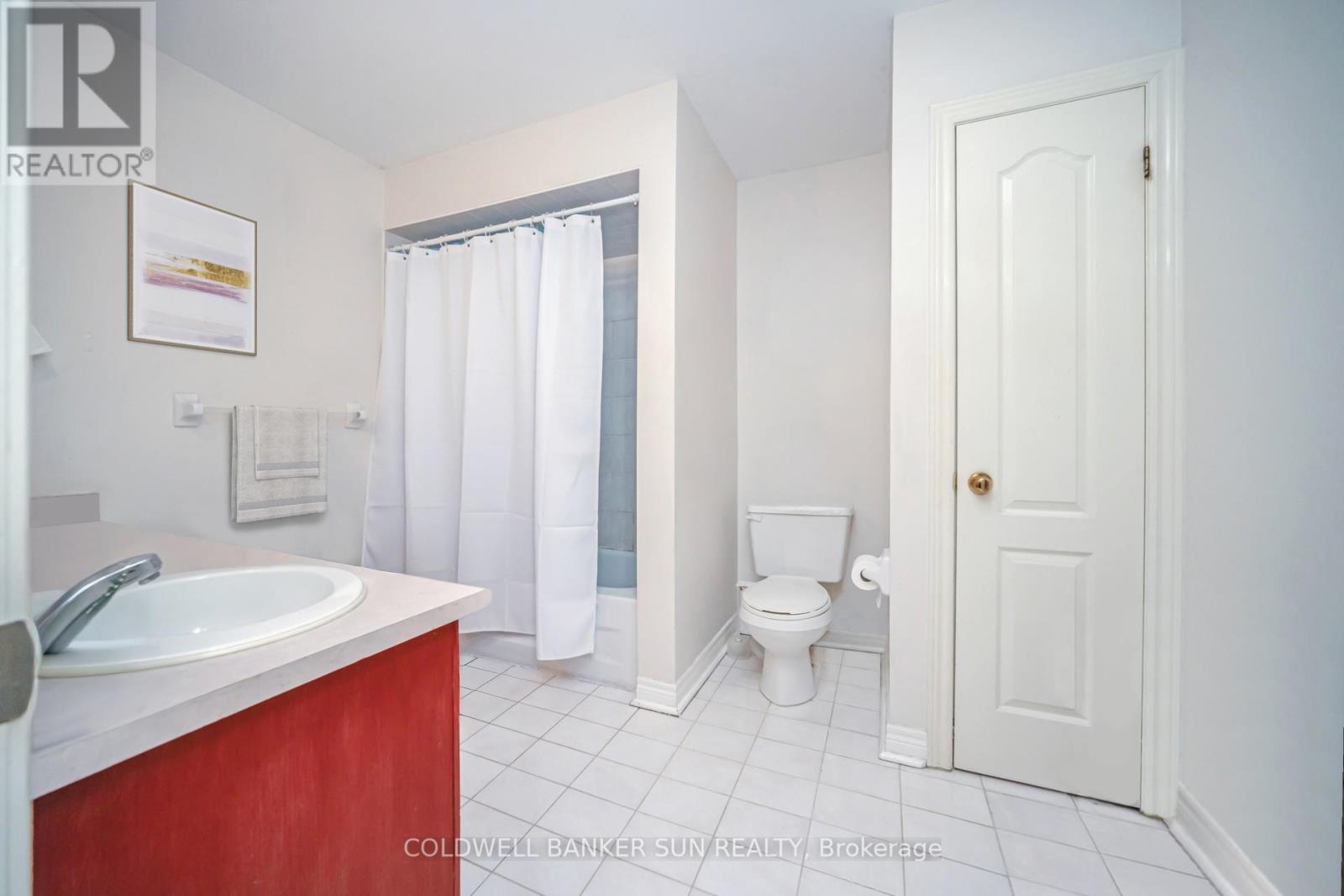 138 Pressed Brick Drive, Brampton, Ontario  L6V 4K6 - Photo 17 - W12369691