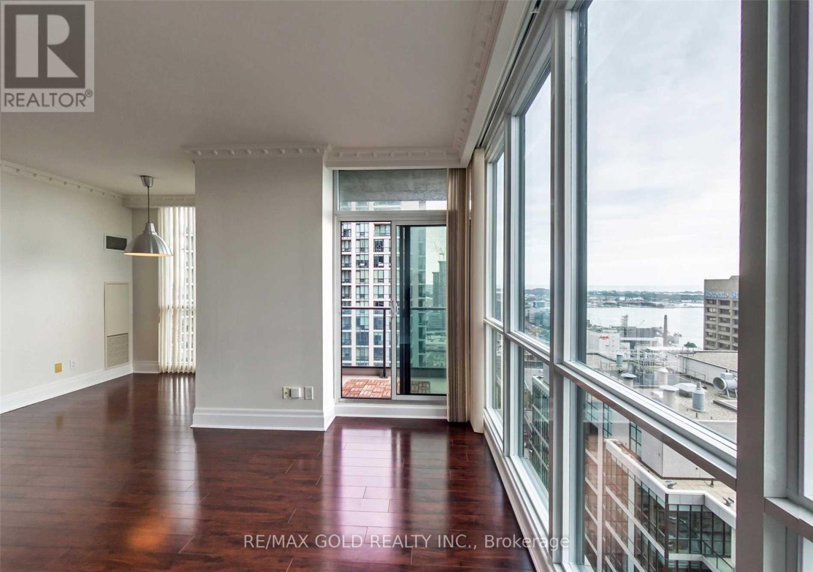 3408 - 16 Harbour Street, Toronto, Ontario  M5J 2Z7 - Photo 2 - C12359338