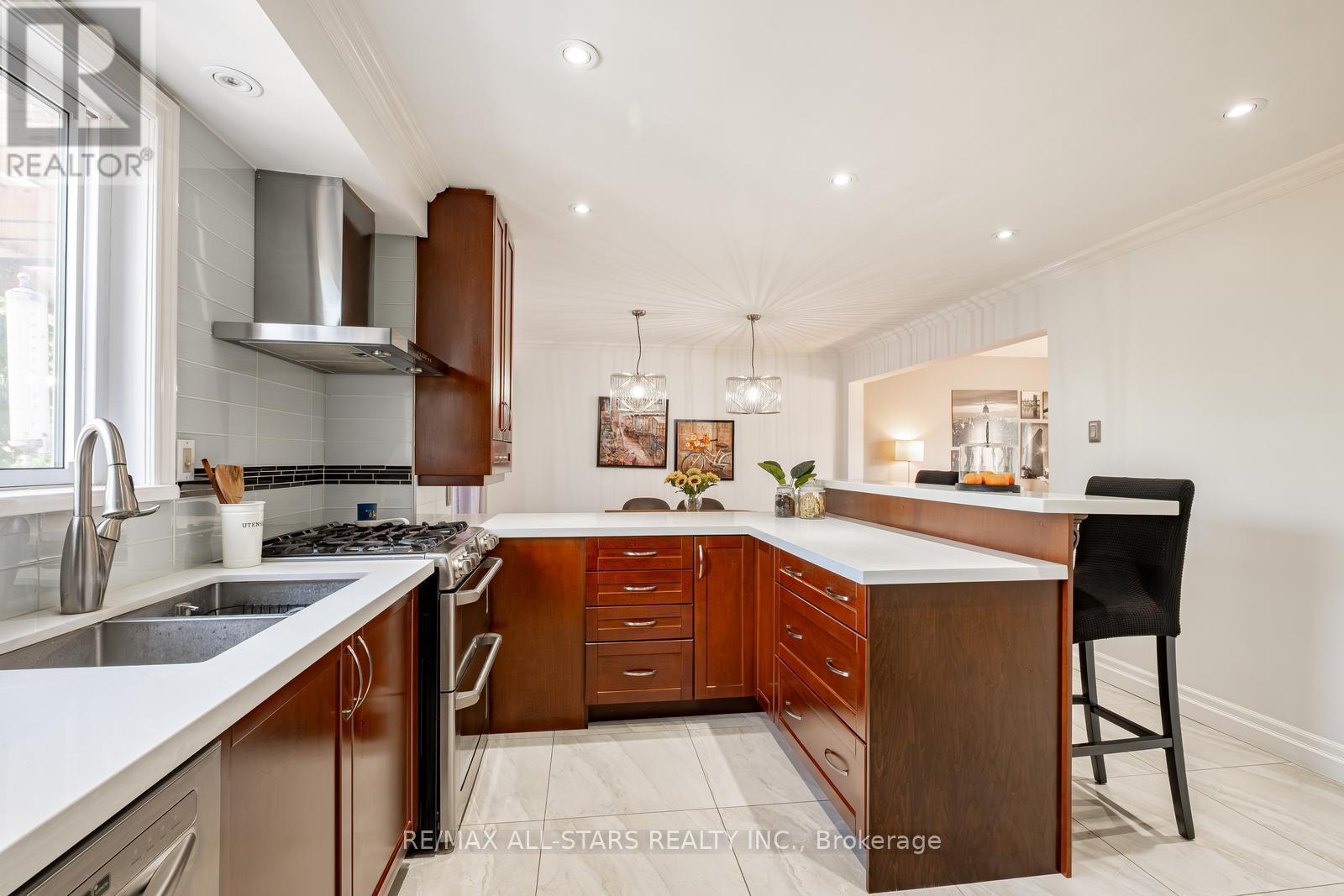 84 Thicketwood Boulevard, Whitchurch-Stouffville, Ontario  L4A 4K6 - Photo 15 - N12384807