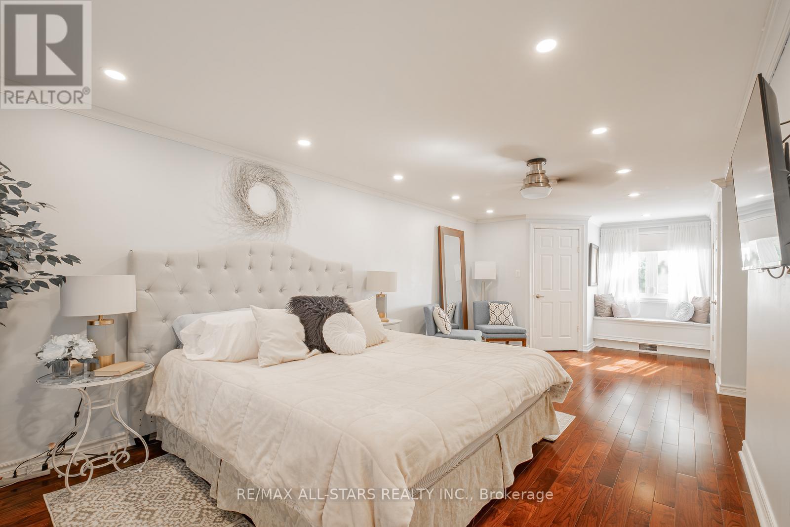 84 Thicketwood Boulevard, Whitchurch-Stouffville, Ontario  L4A 4K6 - Photo 19 - N12384807