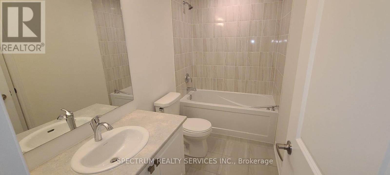 2233 Grainger Loop, Innisfil, Ontario  L9S 0N1 - Photo 11 - N12384824