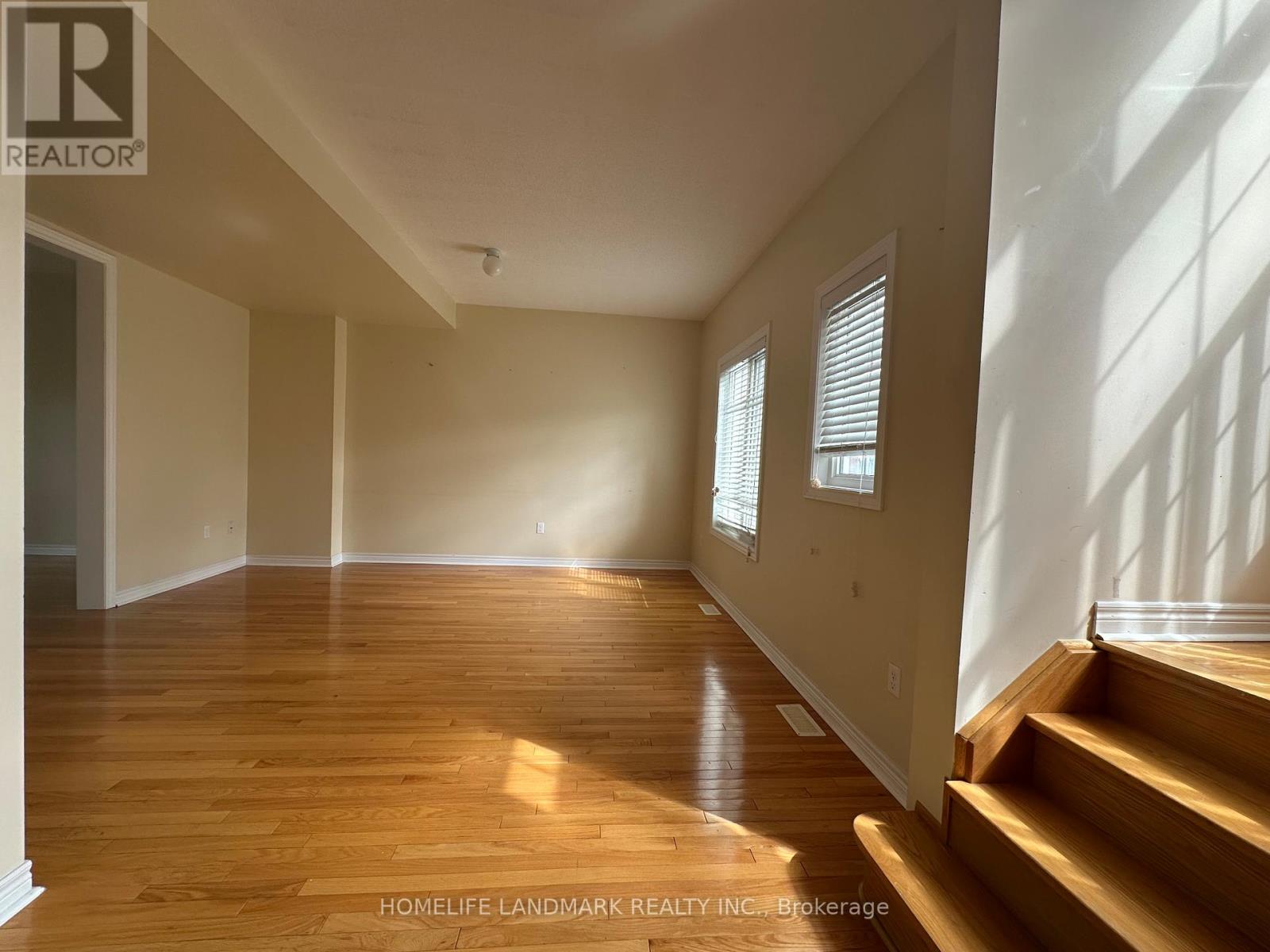 70 - 15 Old Colony Road, Richmond Hill, Ontario  L4E 4L5 - Photo 3 - N12384930