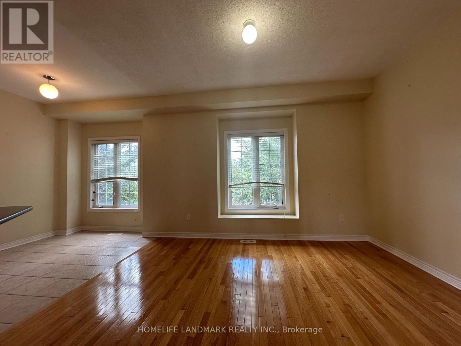 70 - 15 Old Colony Road, Richmond Hill, Ontario  L4E 4L5 - Photo 6 - N12384930