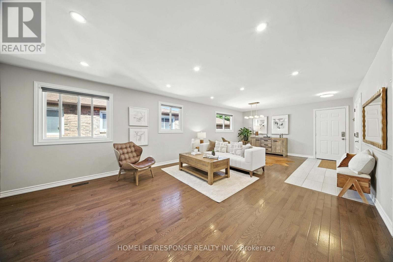 1464 Jefferson Crescent, Oakville (Fa Falgarwood), Ontario  L5H 3G6 - Photo 4 - W12384831