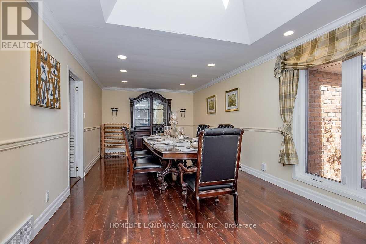 2301 Bennington Gate, Oakville, Ontario  L6J 5Z4 - Photo 11 - W12384835
