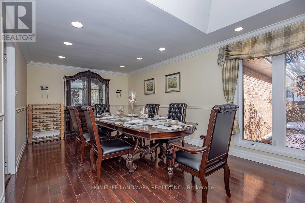 2301 Bennington Gate, Oakville, Ontario  L6J 5Z4 - Photo 12 - W12384835