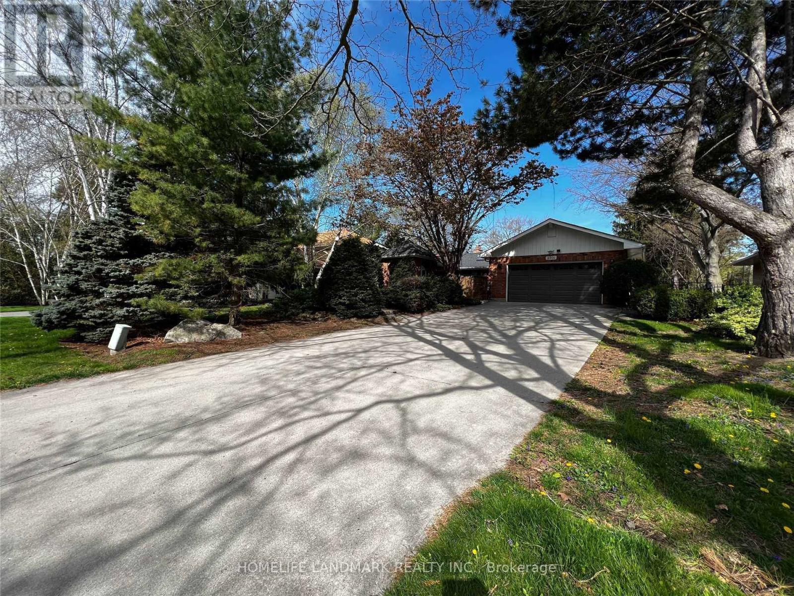 2301 Bennington Gate, Oakville, Ontario  L6J 5Z4 - Photo 7 - W12384835