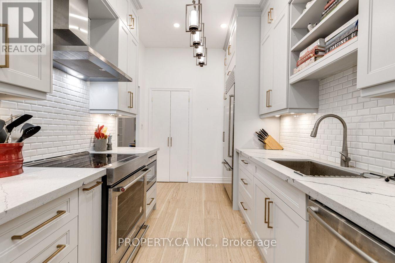105 - 2 Aberfoyle Crescent, Toronto, Ontario  M8X 2Z8 - Photo 15 - W12384864