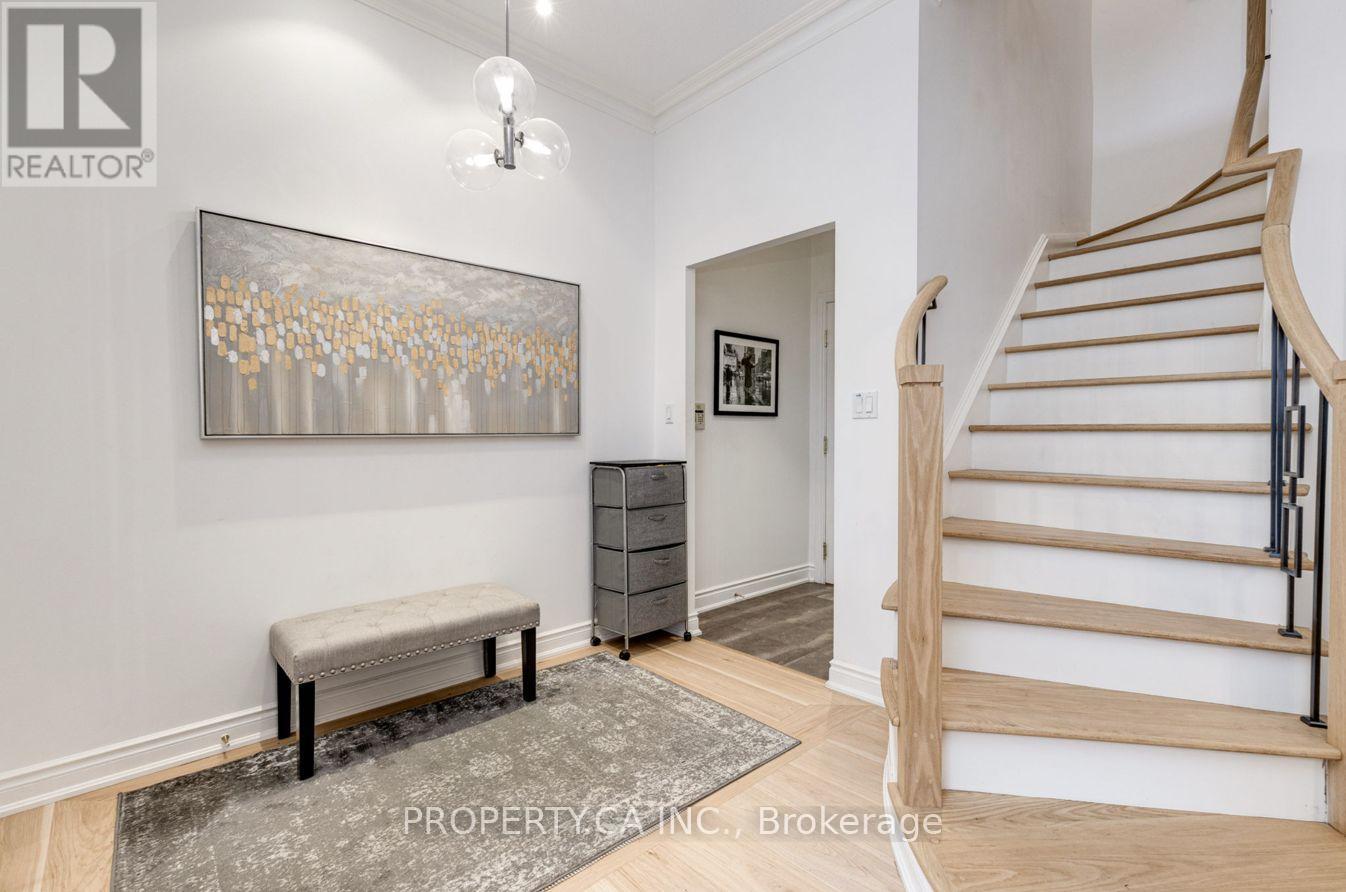 105 - 2 Aberfoyle Crescent, Toronto, Ontario  M8X 2Z8 - Photo 3 - W12384864