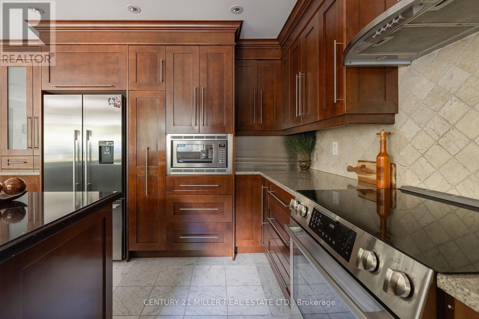 1213 Bowman Drive, Oakville, Ontario  L6M 2T4 - Photo 12 - W12384912