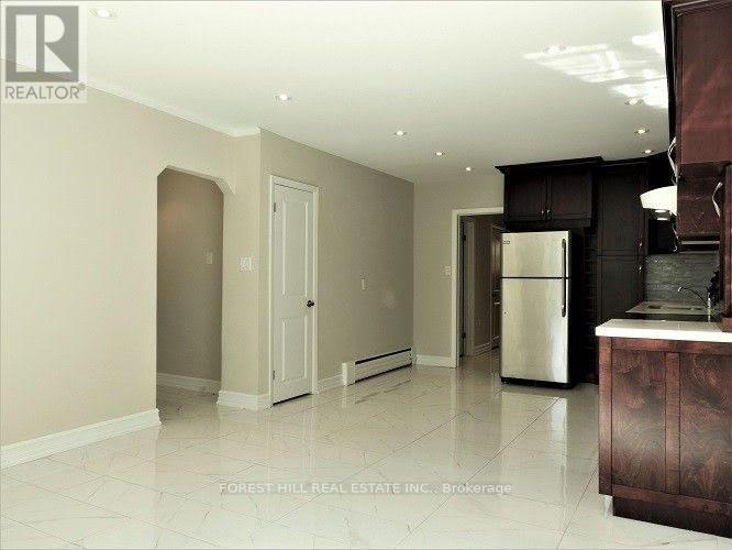 2 - 42 Emerald Crescent, Toronto, Ontario  M8V 2B6 - Photo 3 - W12384928