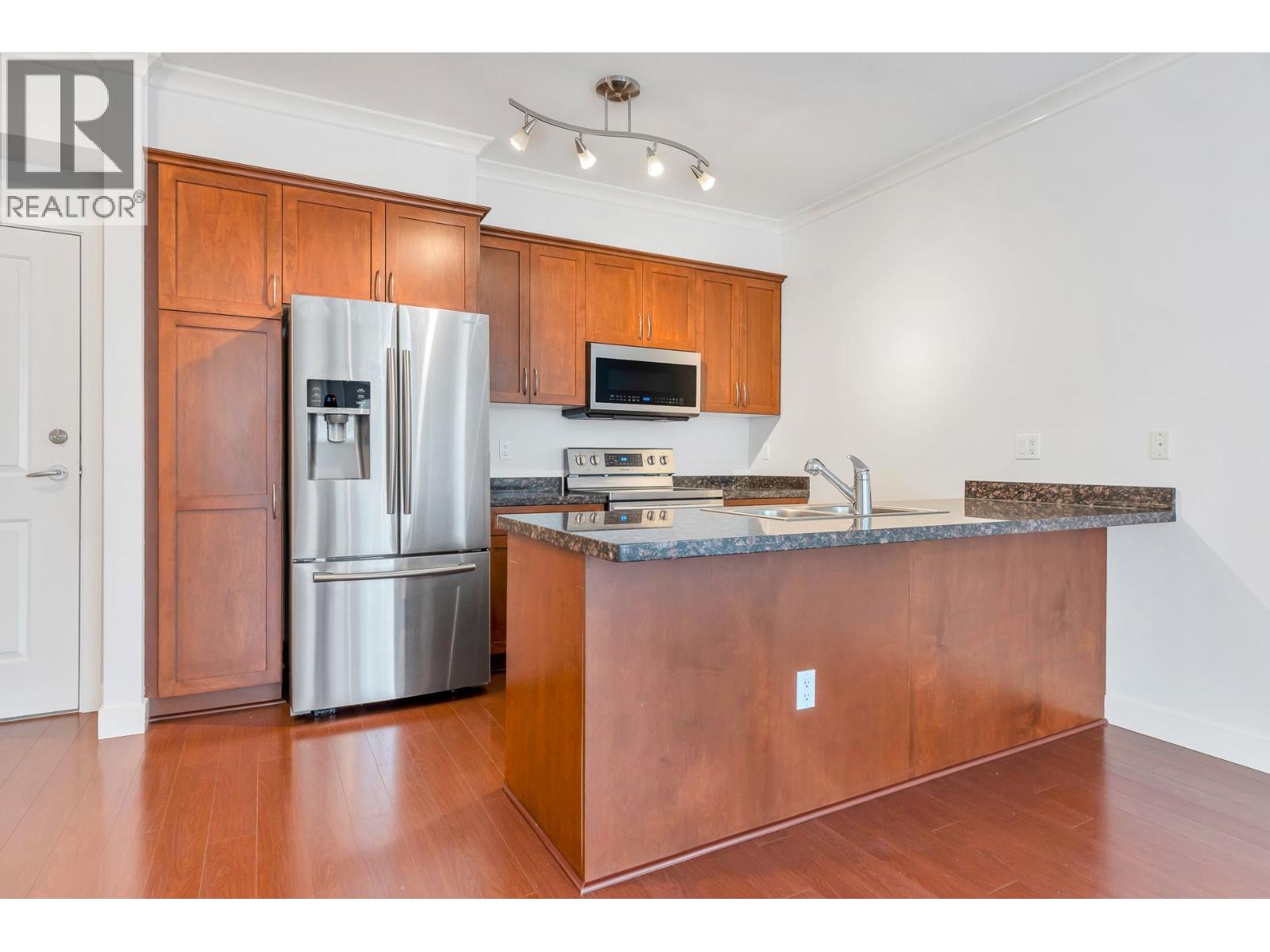 210 1375 View Crescent, Delta, British Columbia  V4L 0A3 - Photo 3 - R3043406