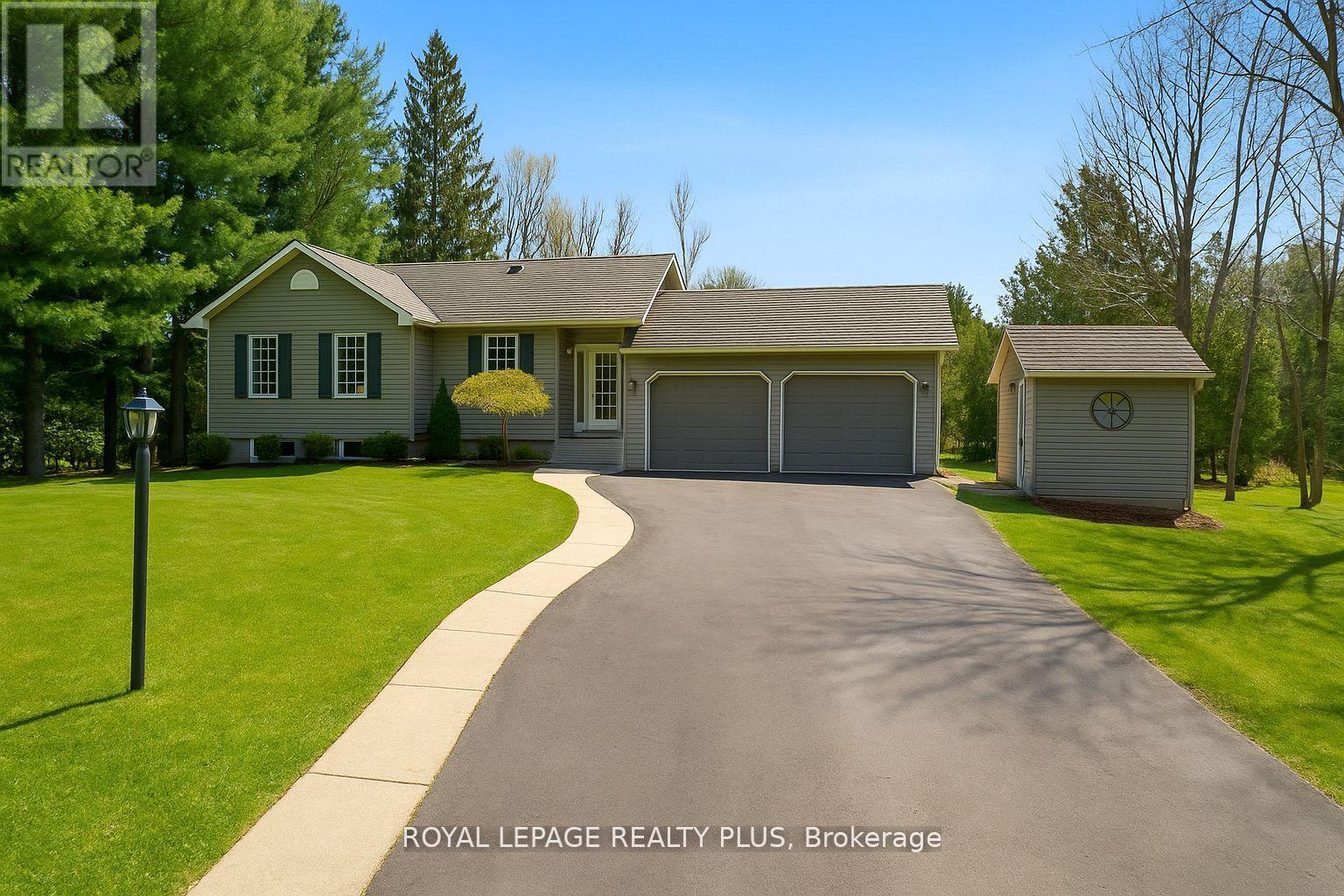 16 Black Bear Drive, Kawartha Lakes, Ontario  K0M 1N0 - Photo 2 - X12384813