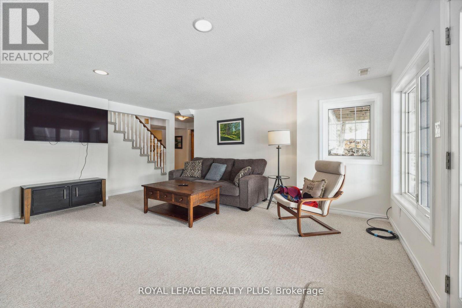 16 Black Bear Drive, Kawartha Lakes, Ontario  K0M 1N0 - Photo 31 - X12384813