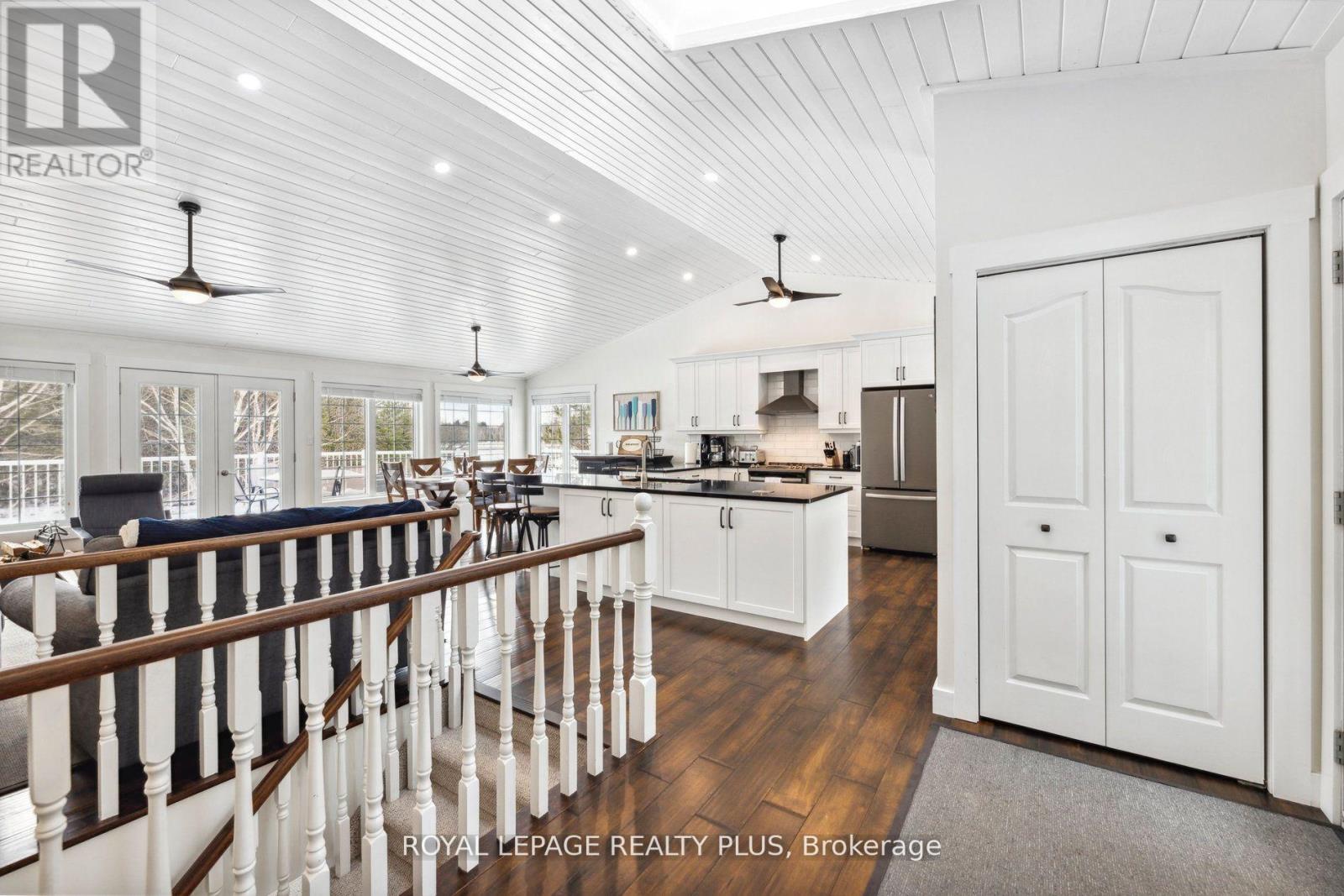 16 Black Bear Drive, Kawartha Lakes, Ontario  K0M 1N0 - Photo 7 - X12384813