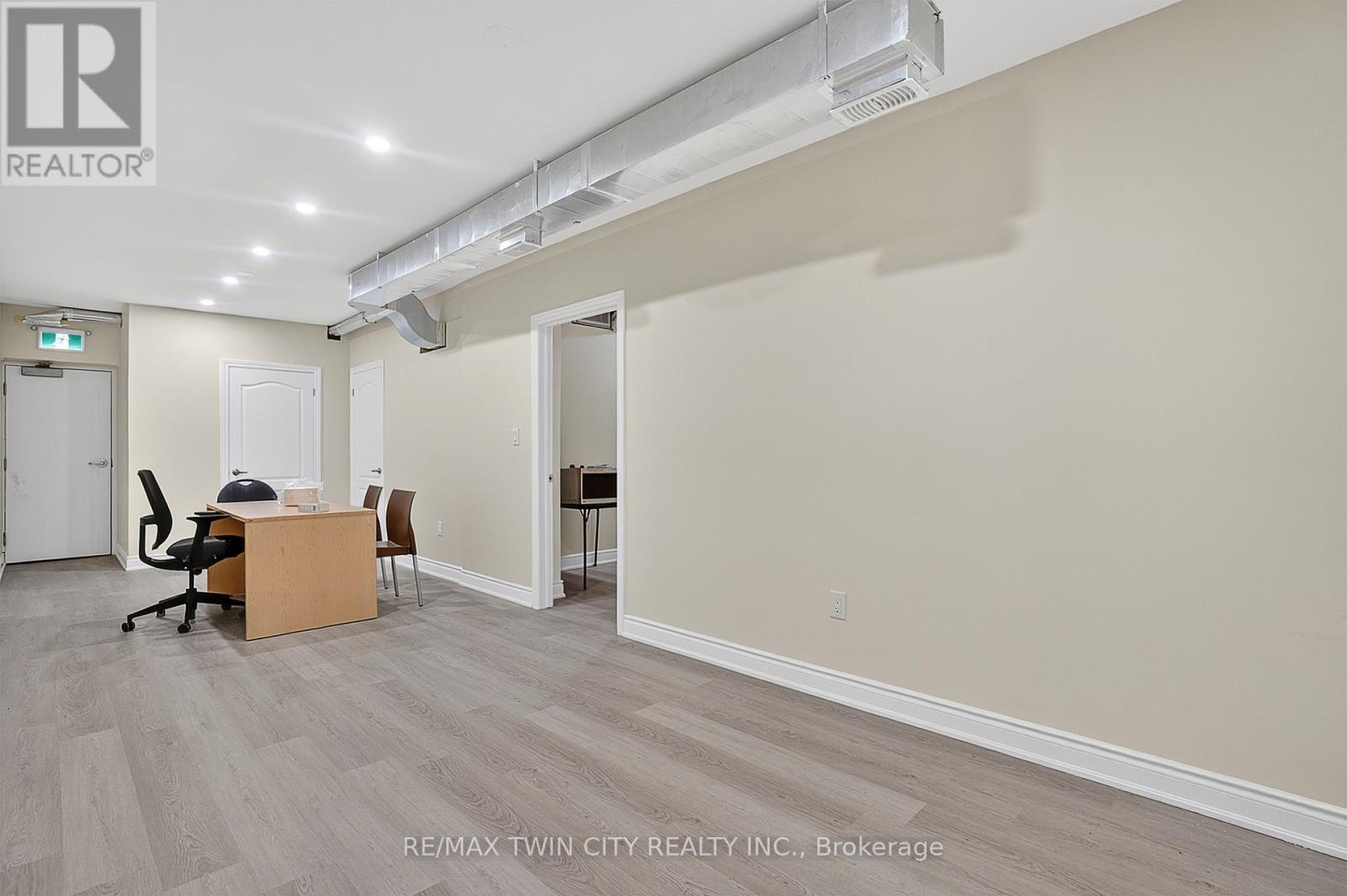 109 - 124 Seabrook Drive, Kitchener, Ontario  N2R 0R7 - Photo 15 - X12384839