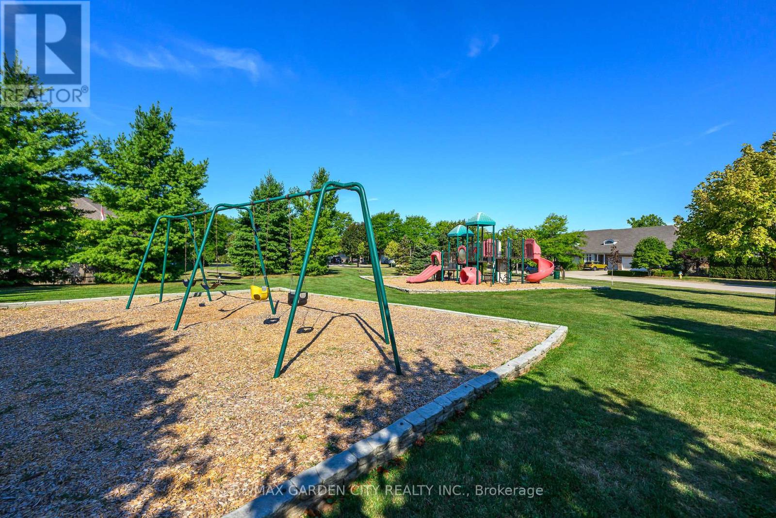 19 Golf Woods Drive, Grimsby (Grimsby East), Ontario  L3M 5P5 - Photo 38 - X12384845