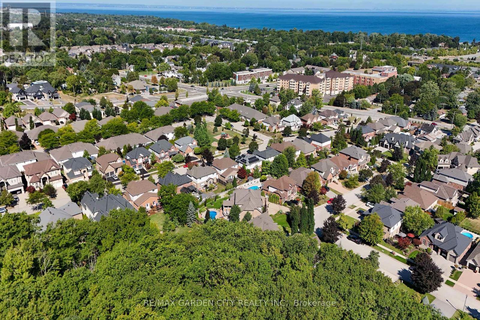19 Golf Woods Drive, Grimsby (Grimsby East), Ontario  L3M 5P5 - Photo 39 - X12384845