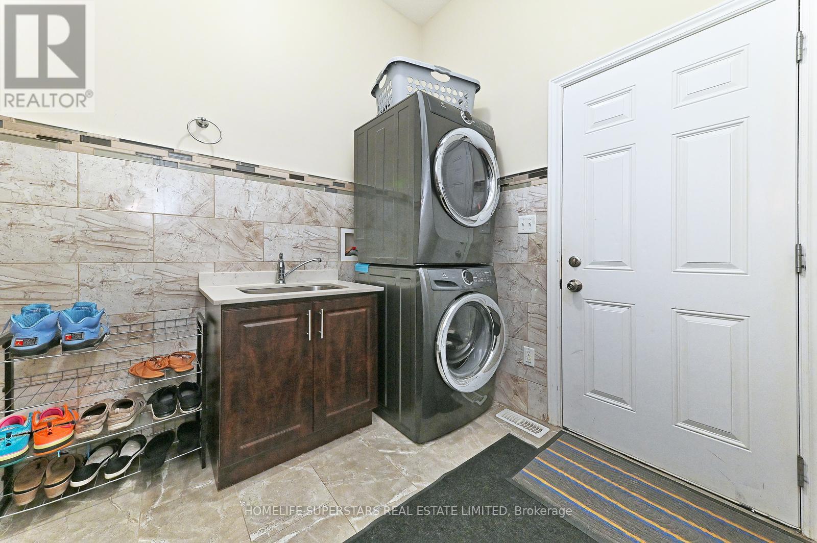 6 Wildflower Street, Kitchener, Ontario  N2P 0G7 - Photo 22 - X12384940