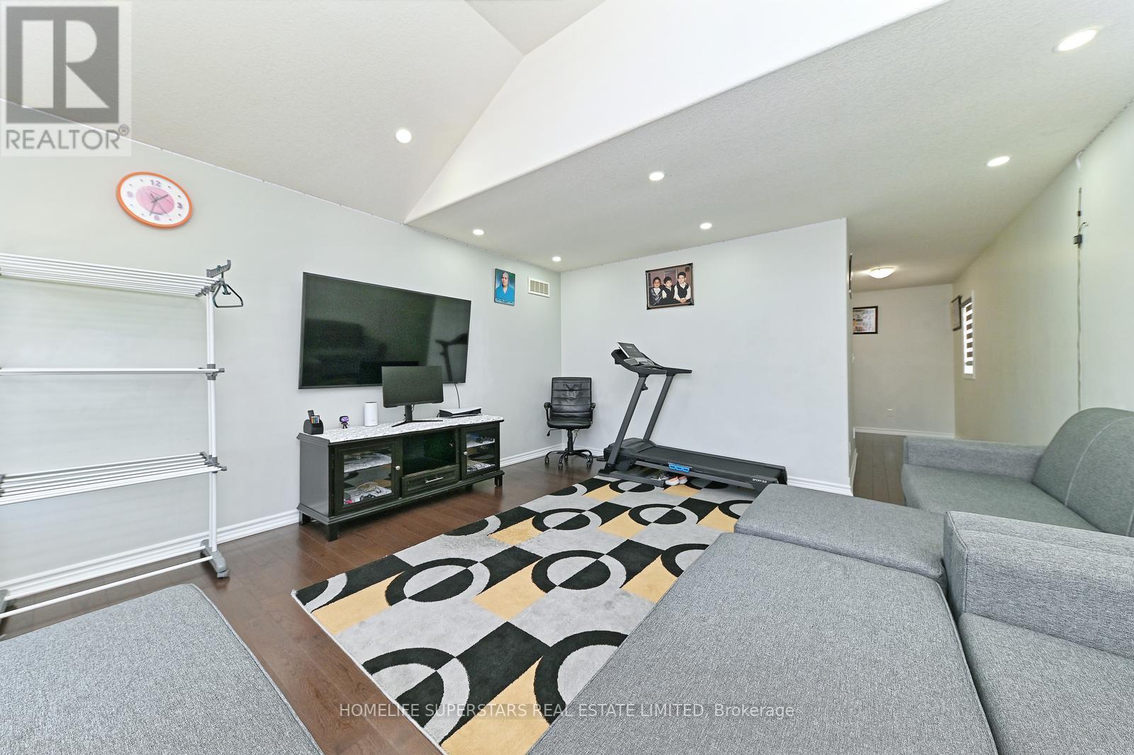 6 Wildflower Street, Kitchener, Ontario  N2P 0G7 - Photo 30 - X12384940