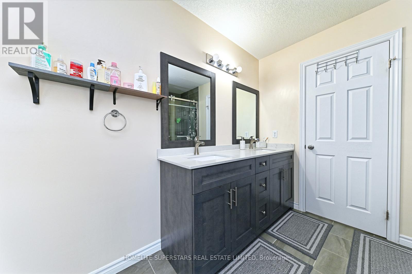 6 Wildflower Street, Kitchener, Ontario  N2P 0G7 - Photo 38 - X12384940