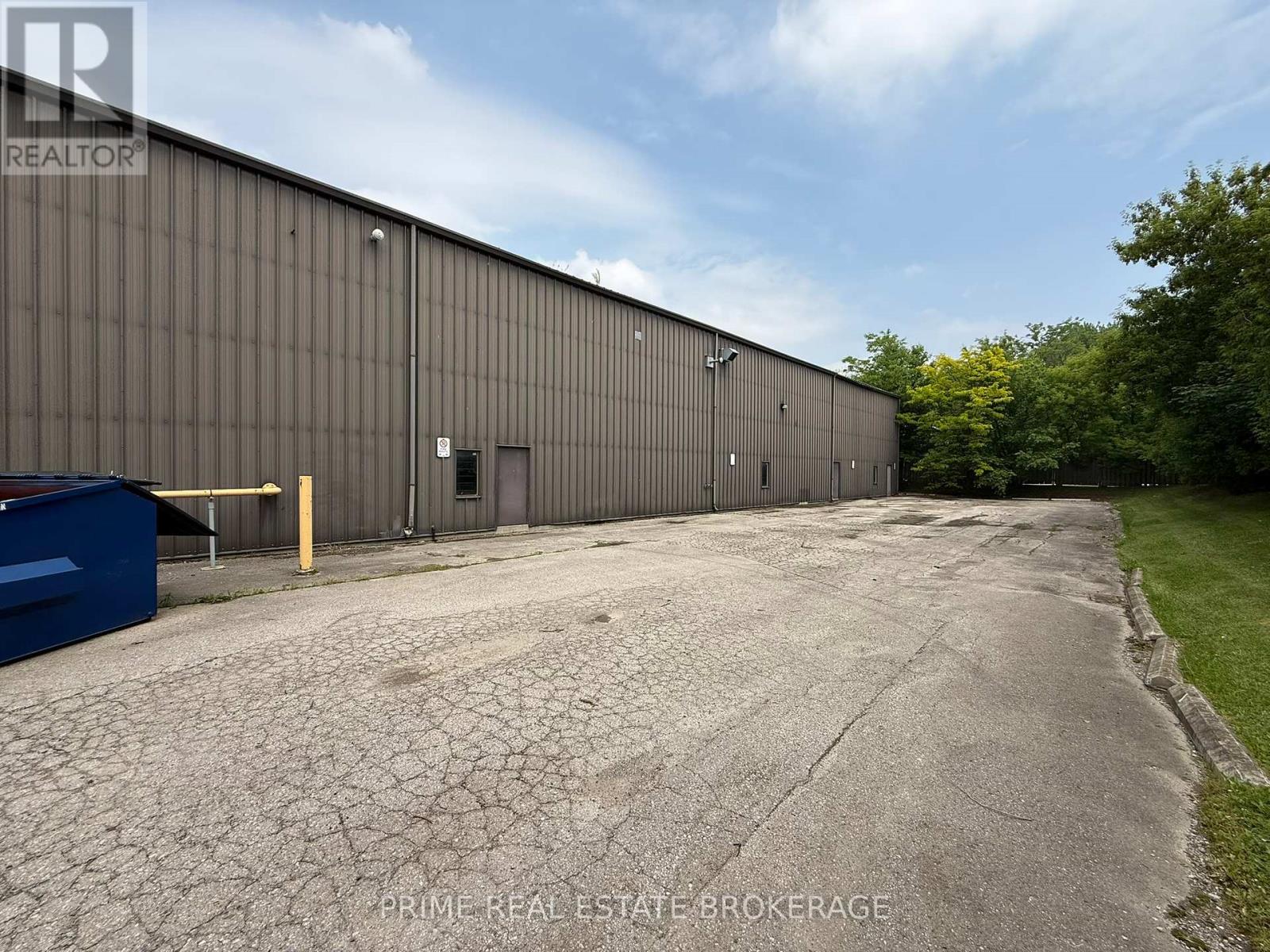 Unit A - 312 Sovereign Road, London East, Ontario  N6M 1A7 - Photo 3 - X12245452