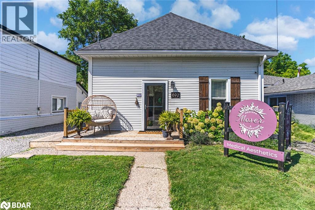 692 VICTORIA Street, midland, Ontario