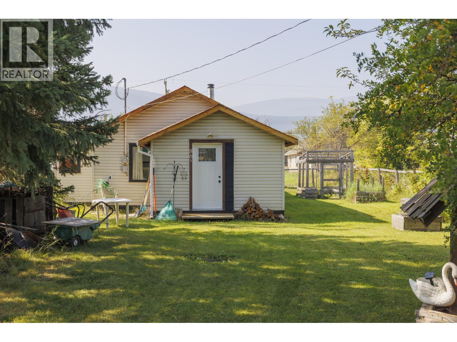 861 2ND AVENUE, McBride, British Columbia