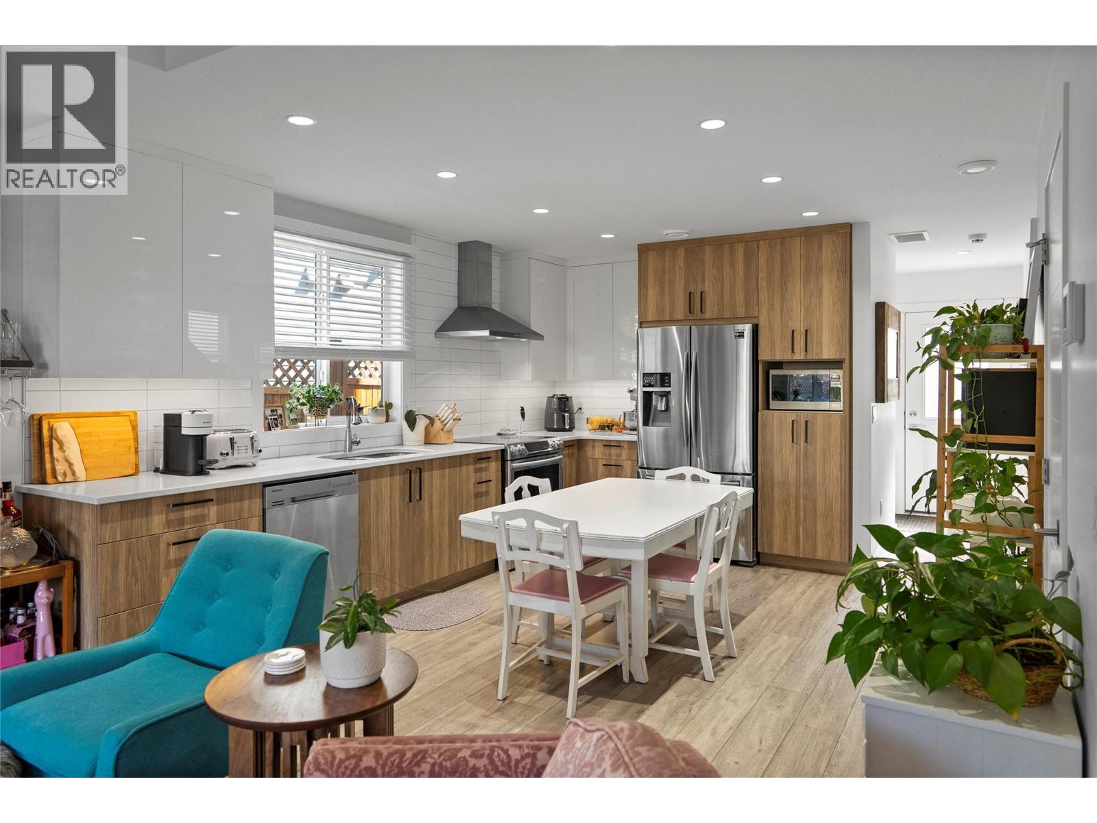 727 Cadder Avenue, Kelowna, British Columbia