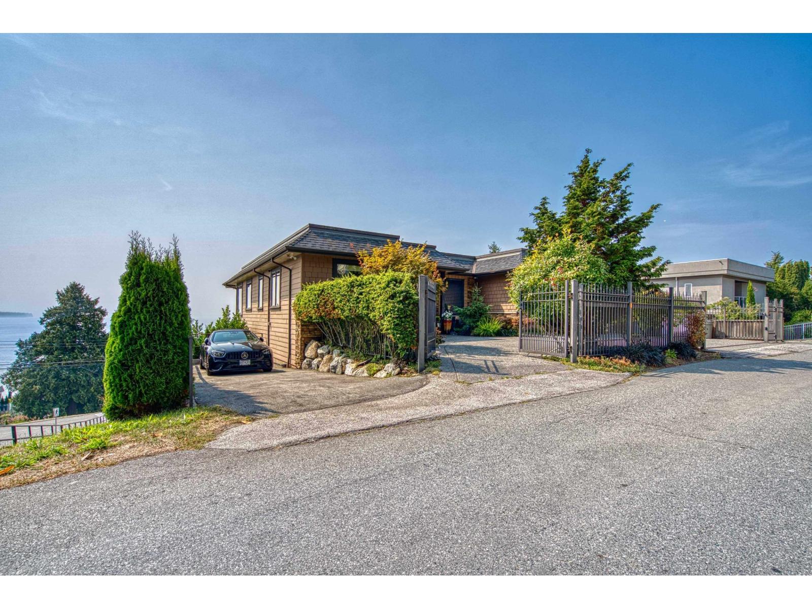Property at 15357 COLUMBIA AVENUE image 3