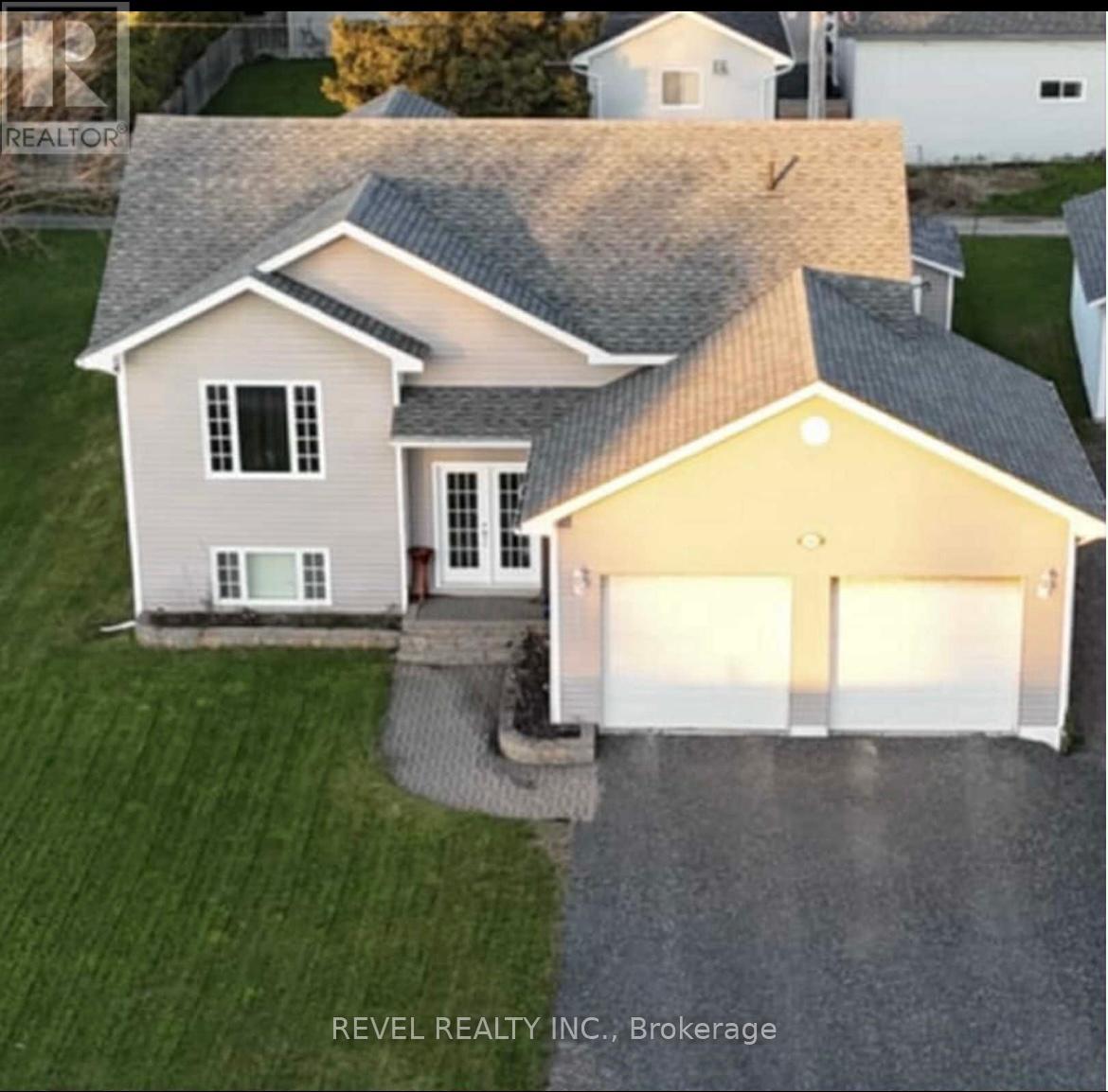 354 Seventeenth Avenue, Cochrane, Ontario  P0L 1C0 - Photo 3 - T12385061