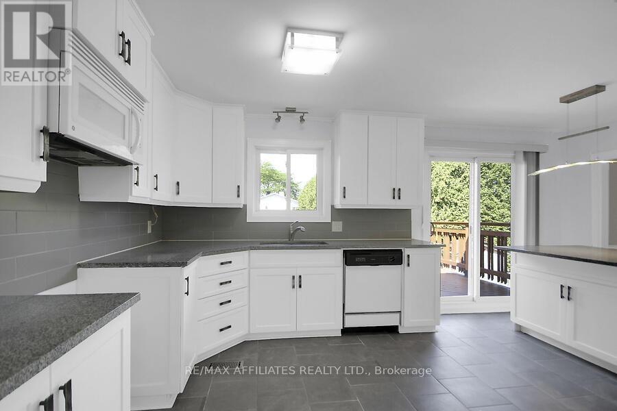 23 Tamblyn Crescent, Ottawa, Ontario  K2L 3A5 - Photo 10 - X12385138