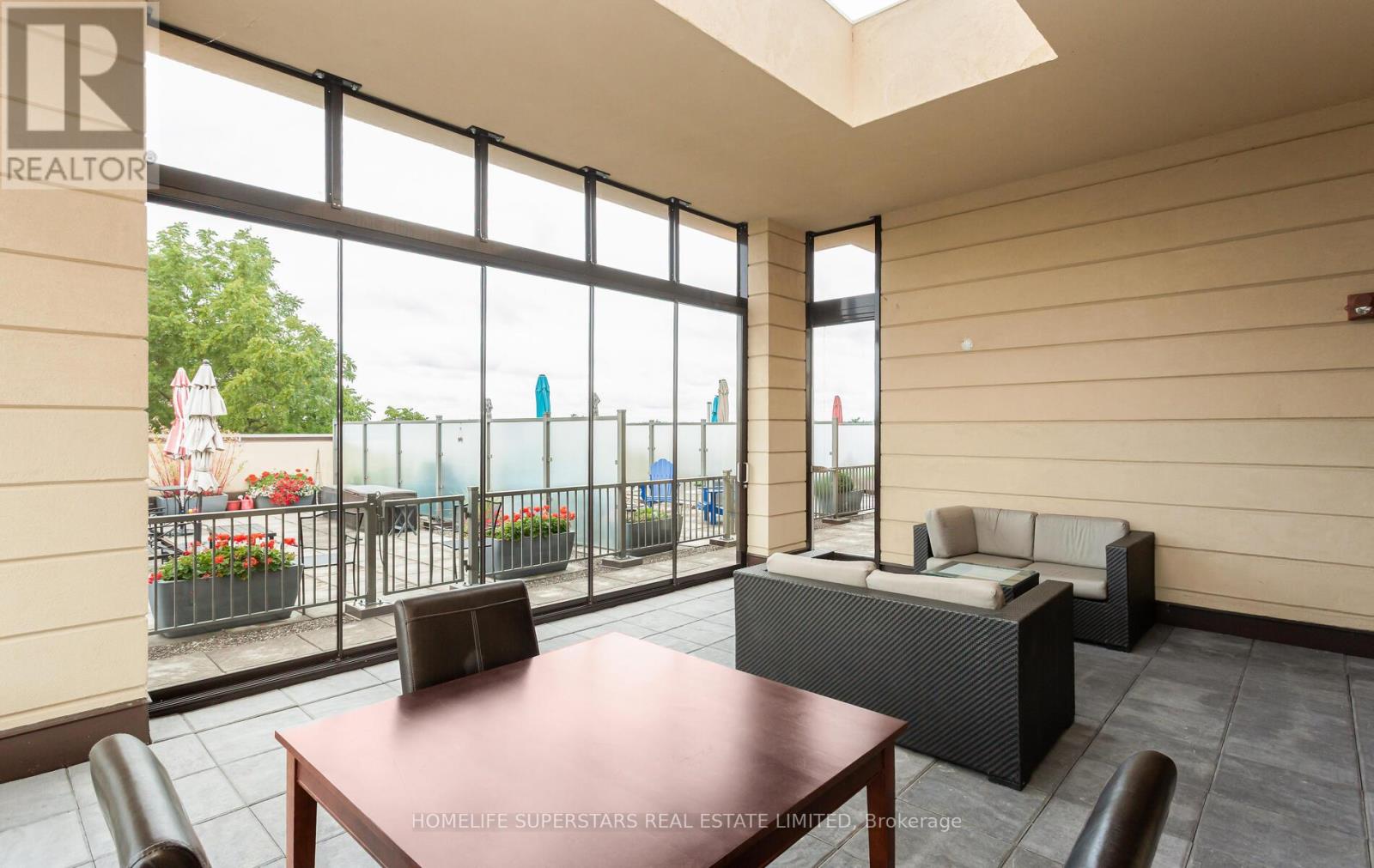 302 - 205 Lakeshore Road W, Oakville (Co Central), Ontario  L6K 0H8 - Photo 49 - W12384792