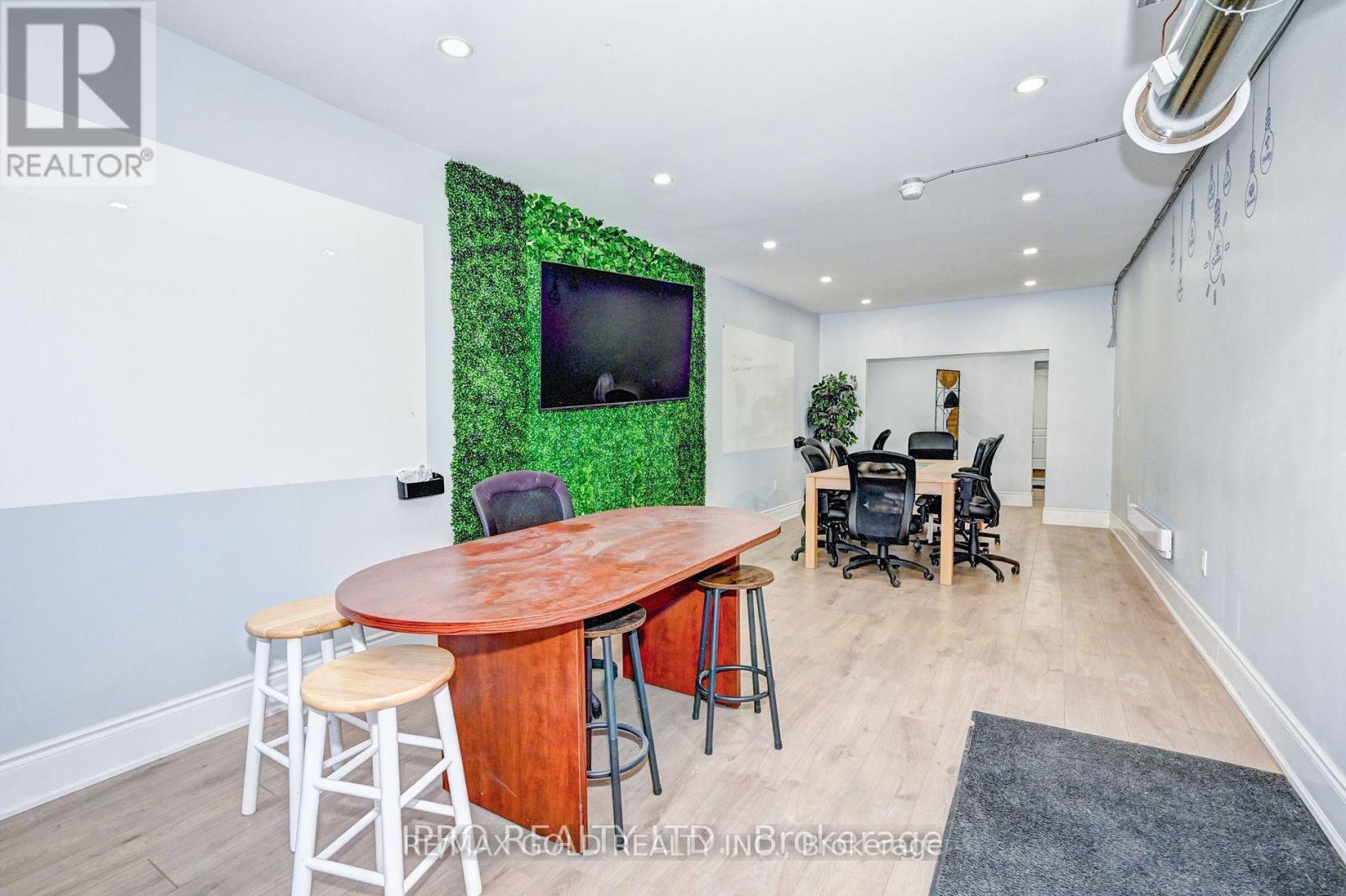 15 Ainslie Street N, Cambridge, Ontario  N1R 3J3 - Photo 23 - X12362953